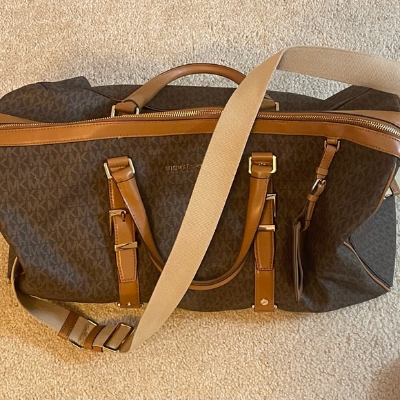 Michael Kors duffle bag/luggage - Picture 1 of 5